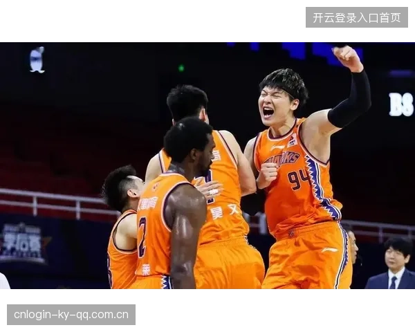 王哲林背身转身无敌柔顺，上海男篮内线优势巨大